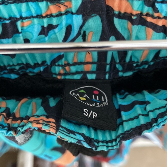✨3/$25✨NWT - Maui & Sons Swim Trunks - S - Picture 5 of 6
